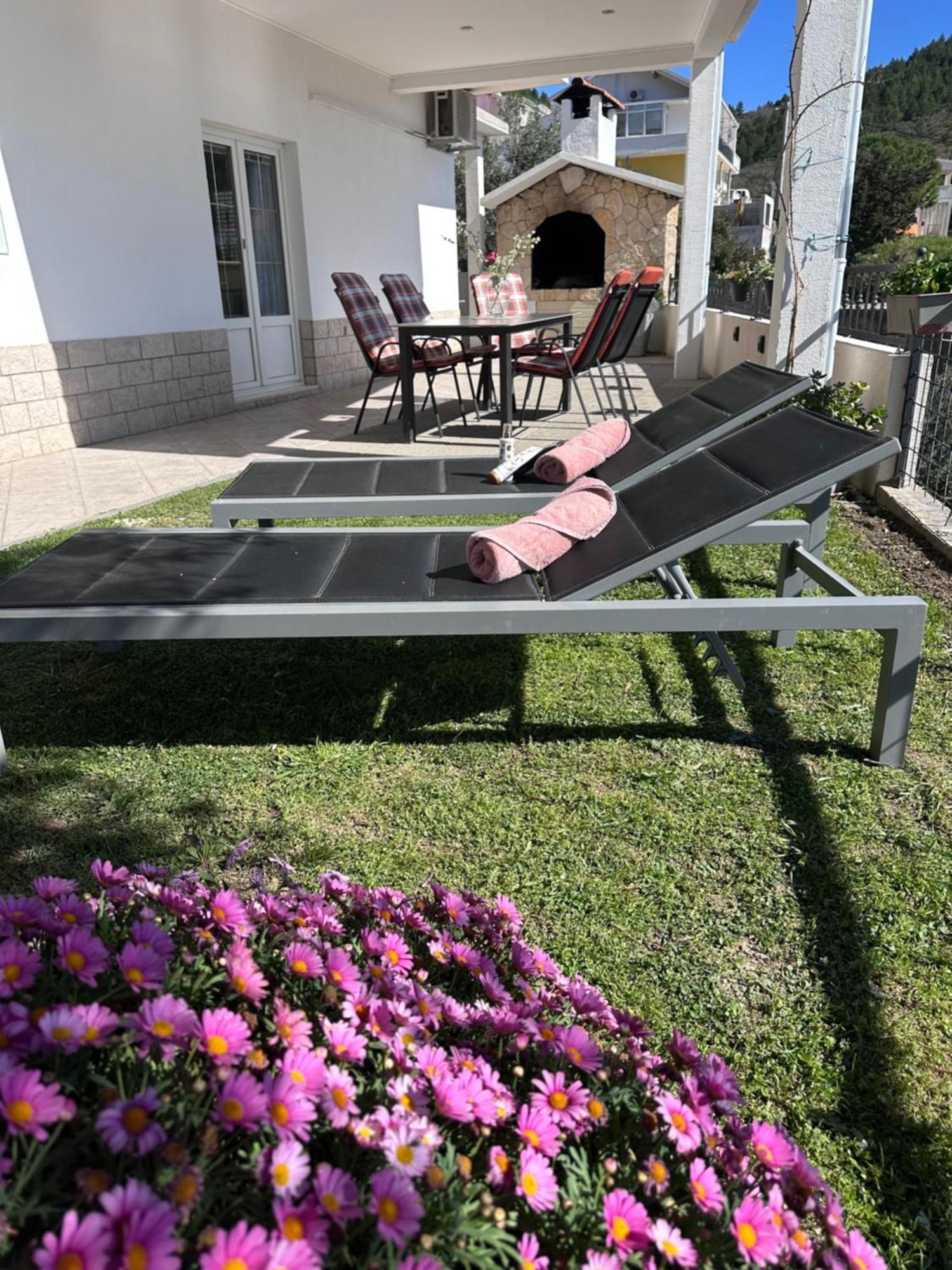 Apartmani Bilic Dugi Rat Exteriör bild